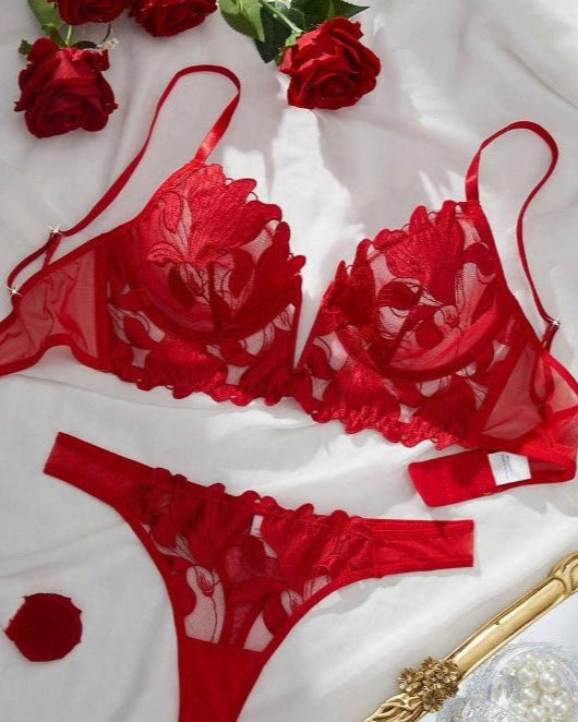 Date Night Weapon Built - In Bra Lingerie Set - Sinderella